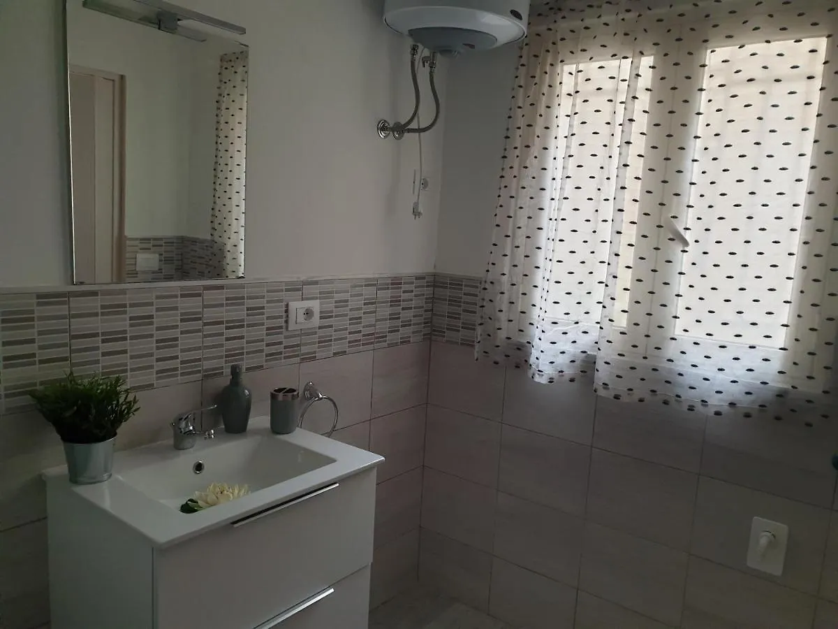 La Petite Maison Apartment Syracuse