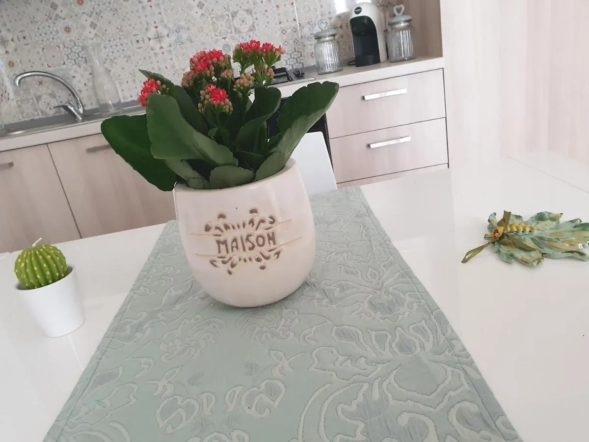 La Petite Maison Apartment Syracuse